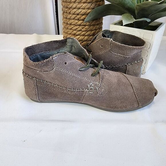Tom's Size 6.5 Tribal Boots Grey Suede Comfort Women's Lace Up - Picture 6 of 9